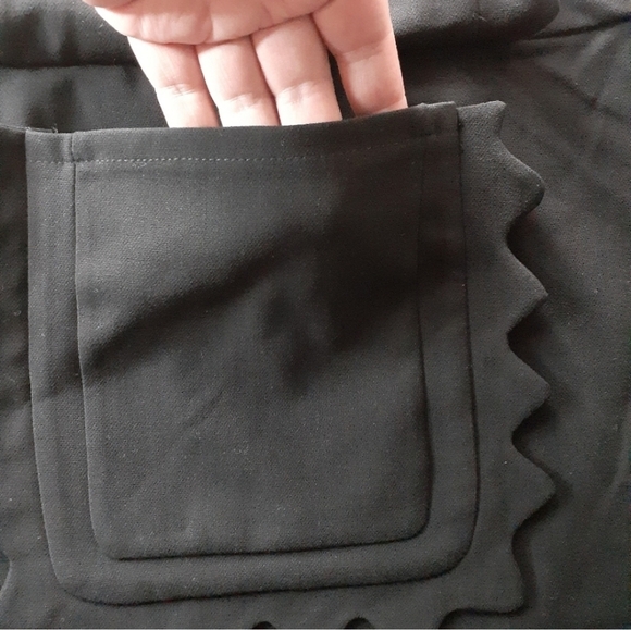 Victoria Beckham Women's Black Twill Scallop Mini Skirt. - Picture 11 of 12